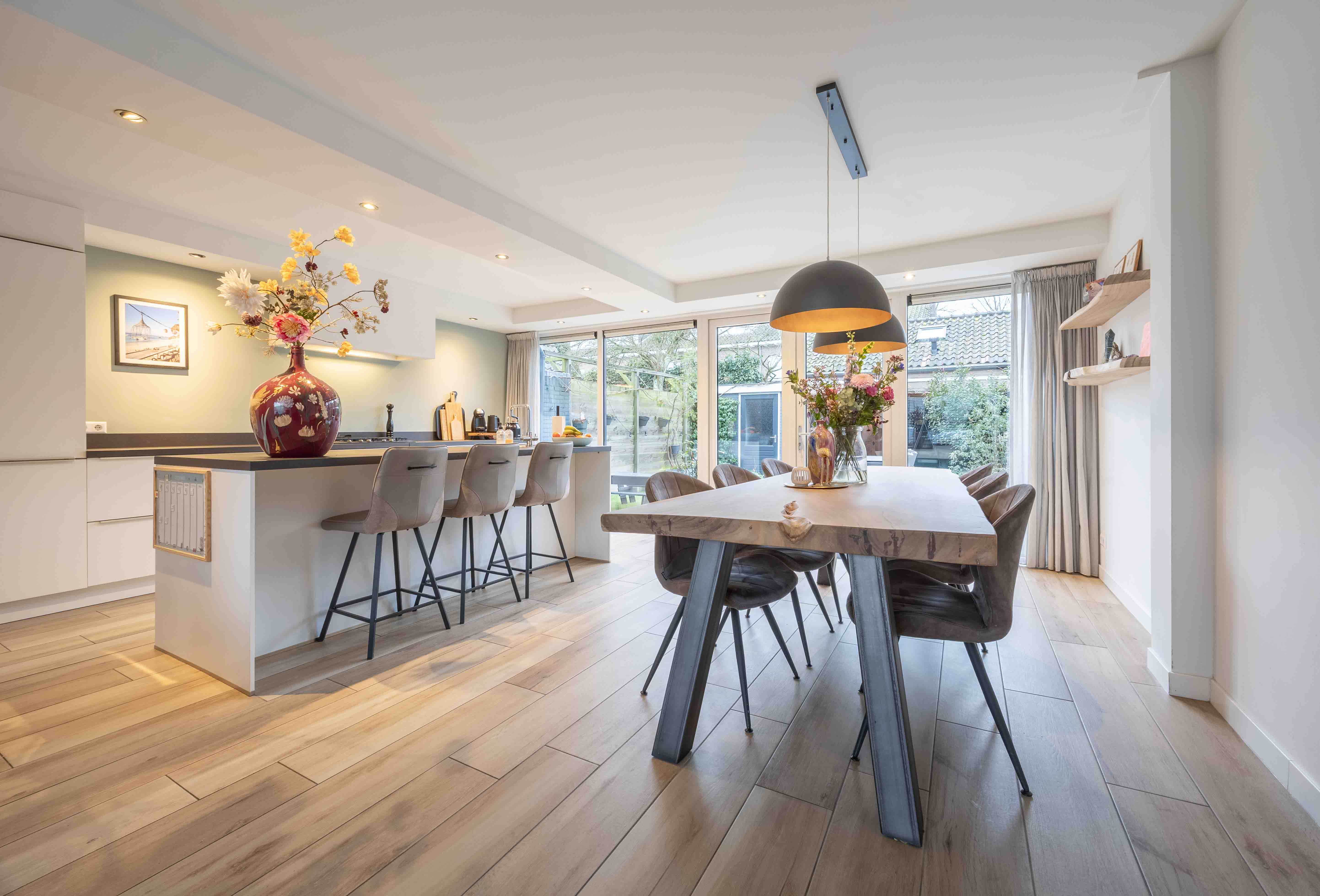 Beautifully lit interior space photographed by Mora Visuals, interior photographer in Zuid-Holland